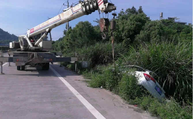 白云区重载吊车救援 白云区重载吊车救援